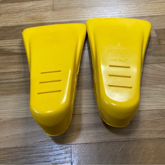FINIS Zoomers Gold Swim Training Fins - Picture 9 of 11